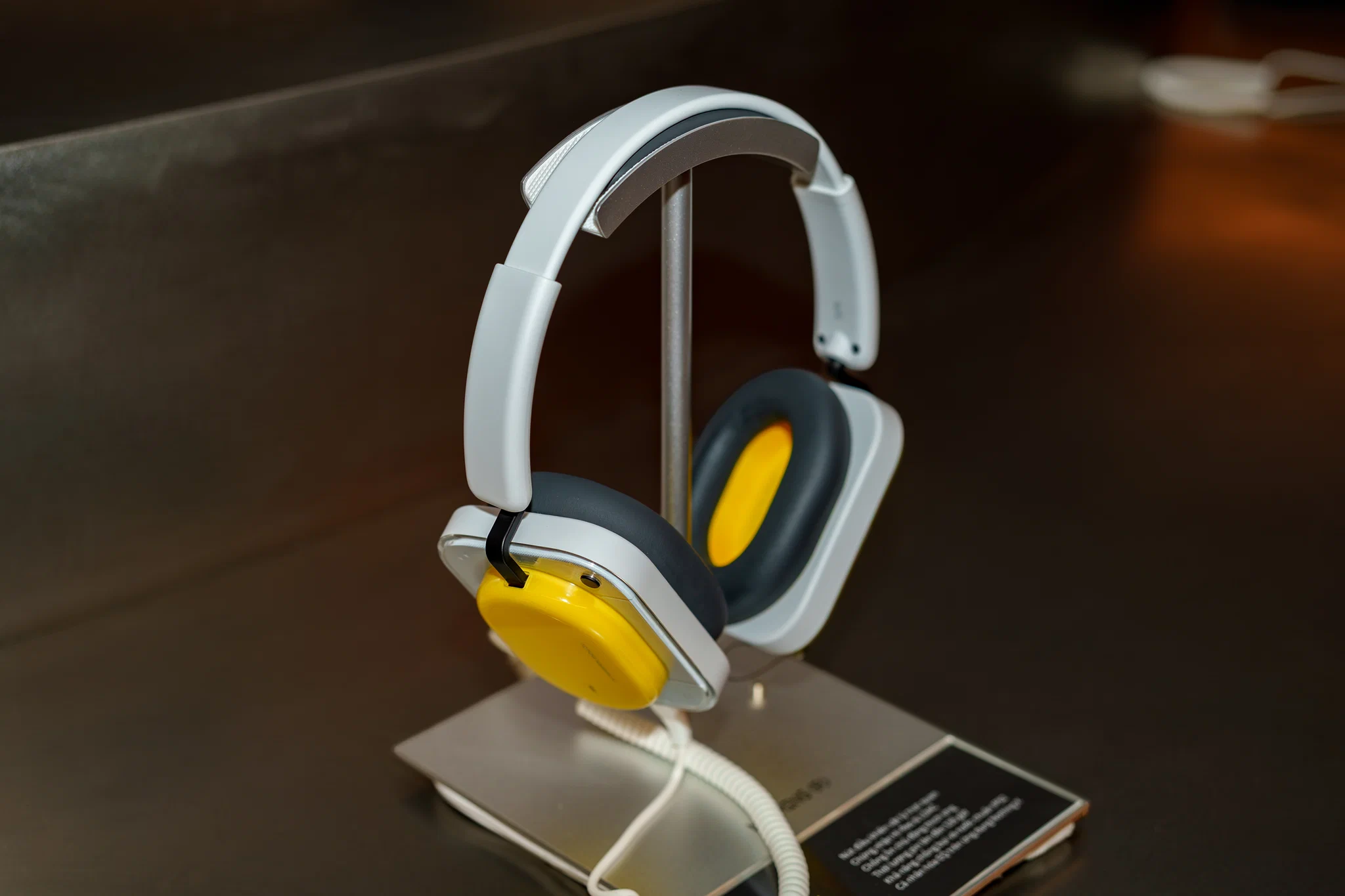 Nothing Headphone (a) ra mắt tại Việt Nam với 4 màu và thời lượng pin đến 135 giờ