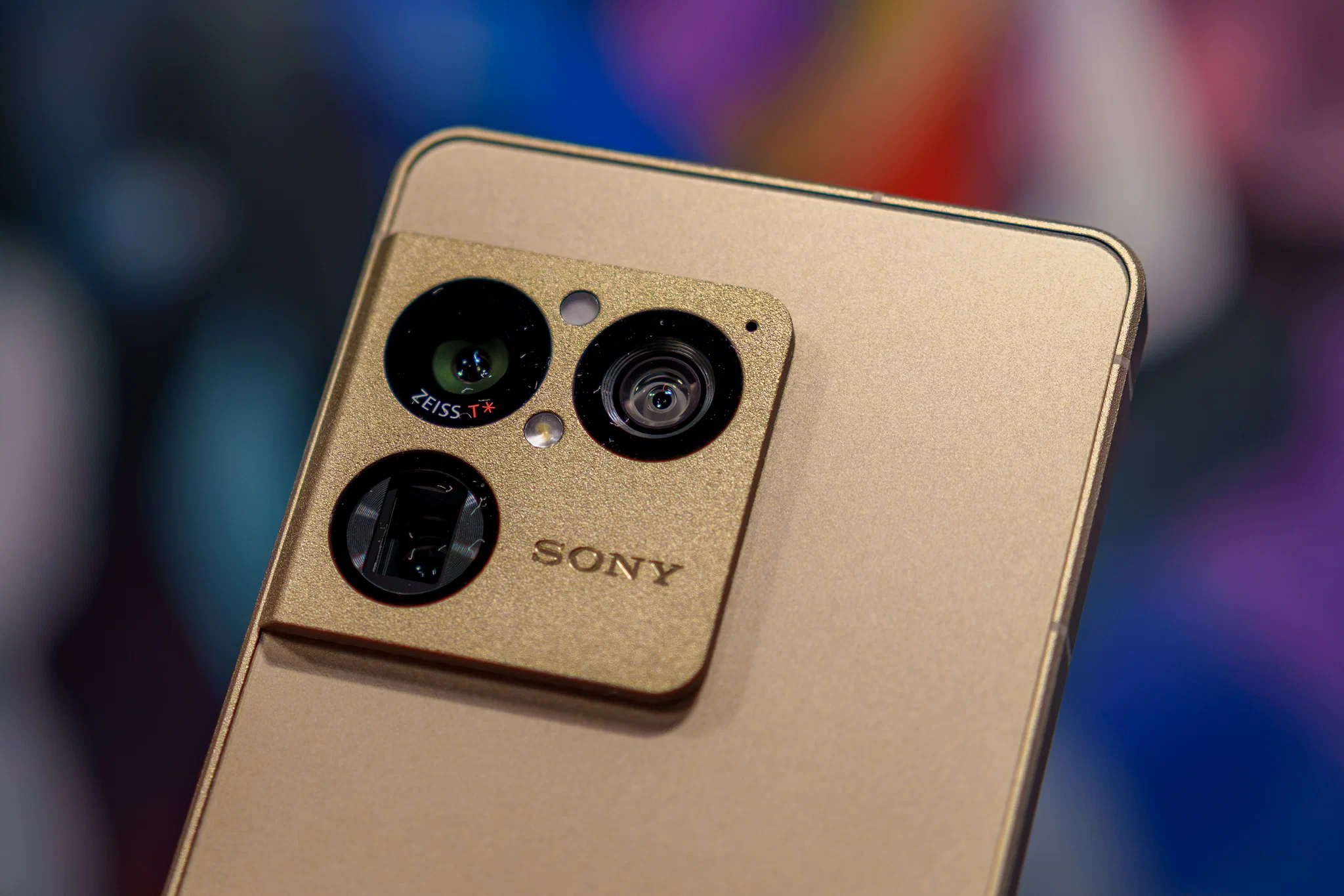 Sony Xperia 1 VIII ra mắt tại Việt Nam - Nâng cấp mạnh camera telephoto, tích hợp AI và thiết kế ORE mới