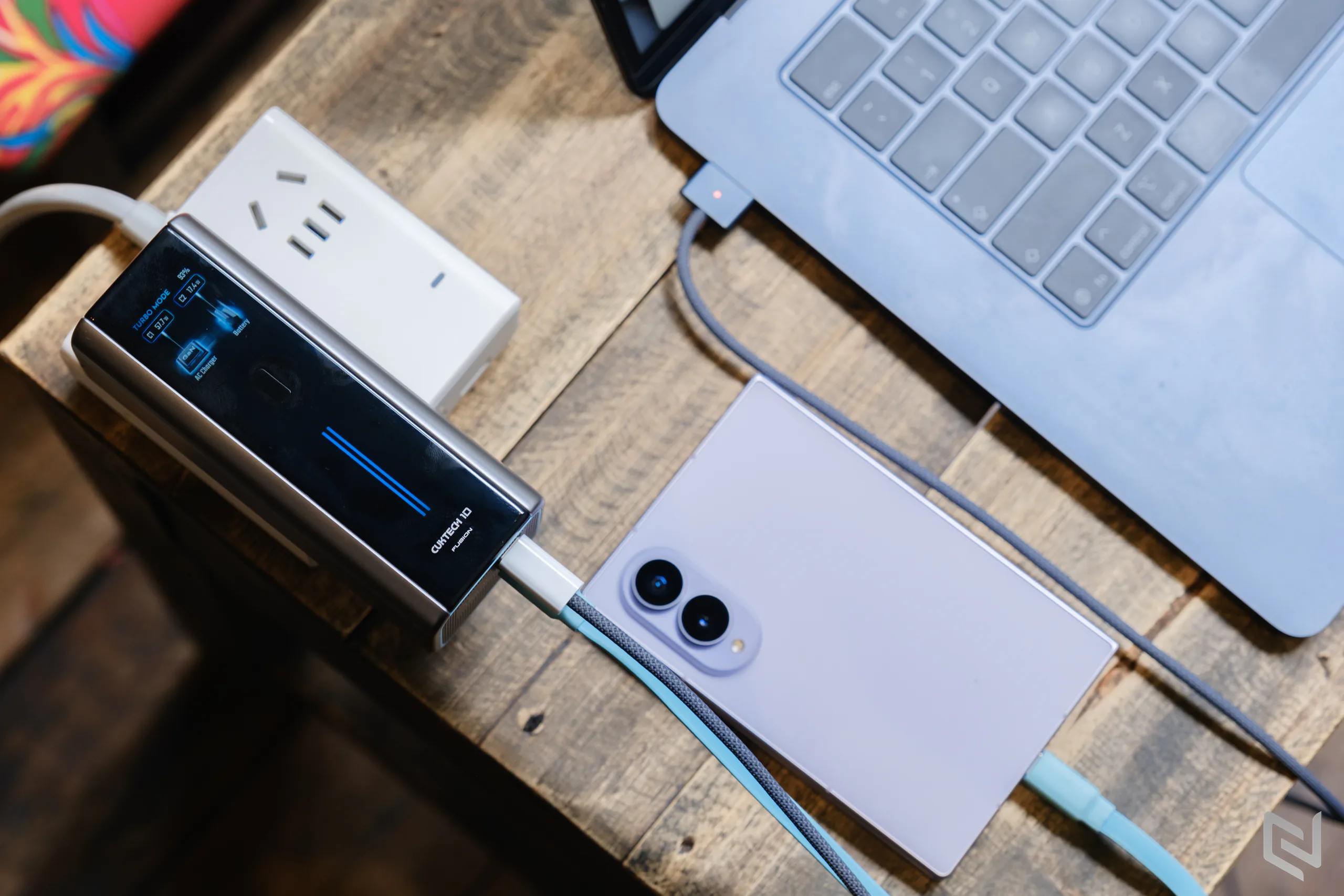 Đánh giá CUKTECH 10 Fusion - Sạc kiêm pin dự phòng siêu tiện lợi