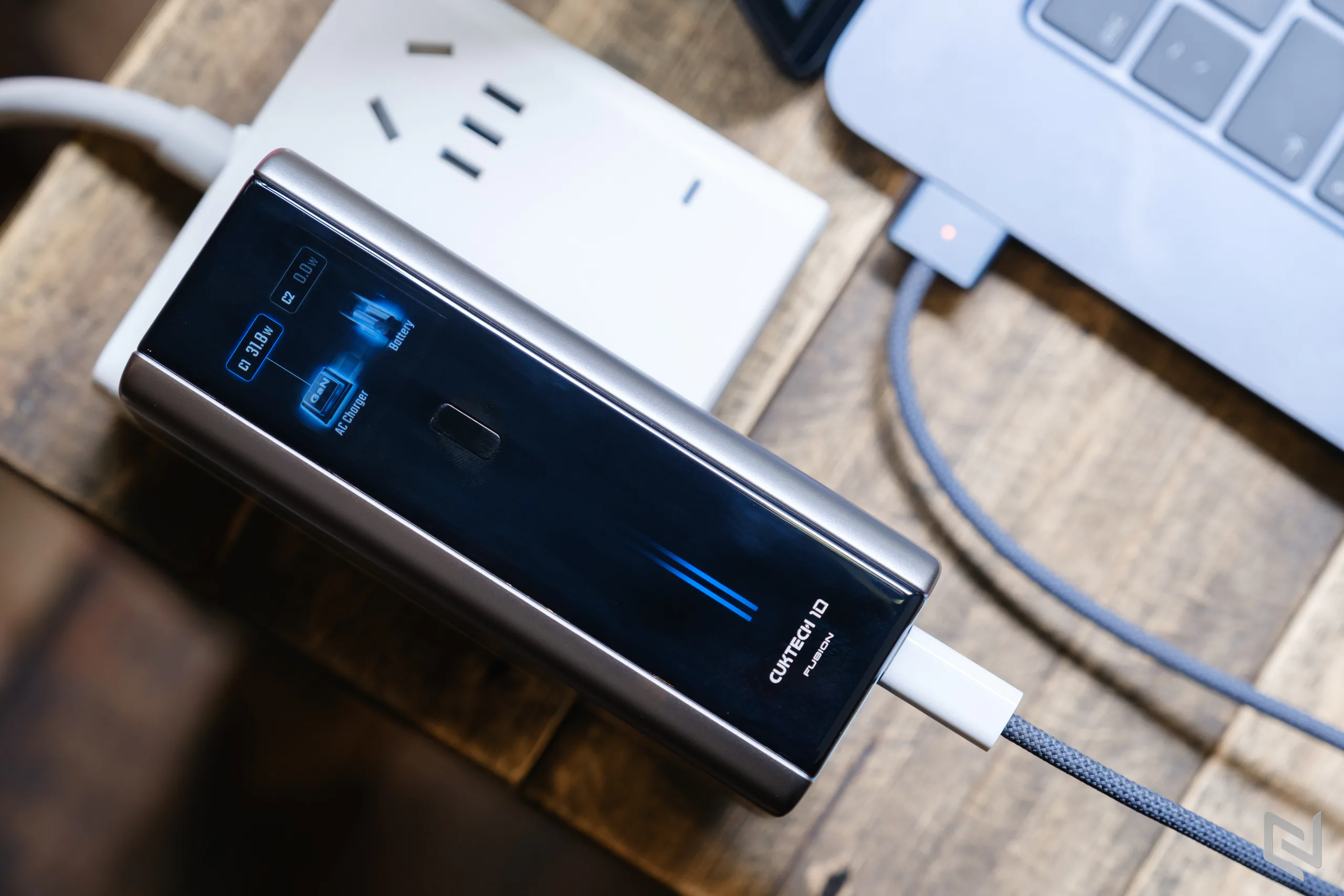 Đánh giá CUKTECH 10 Fusion - Sạc kiêm pin dự phòng siêu tiện lợi