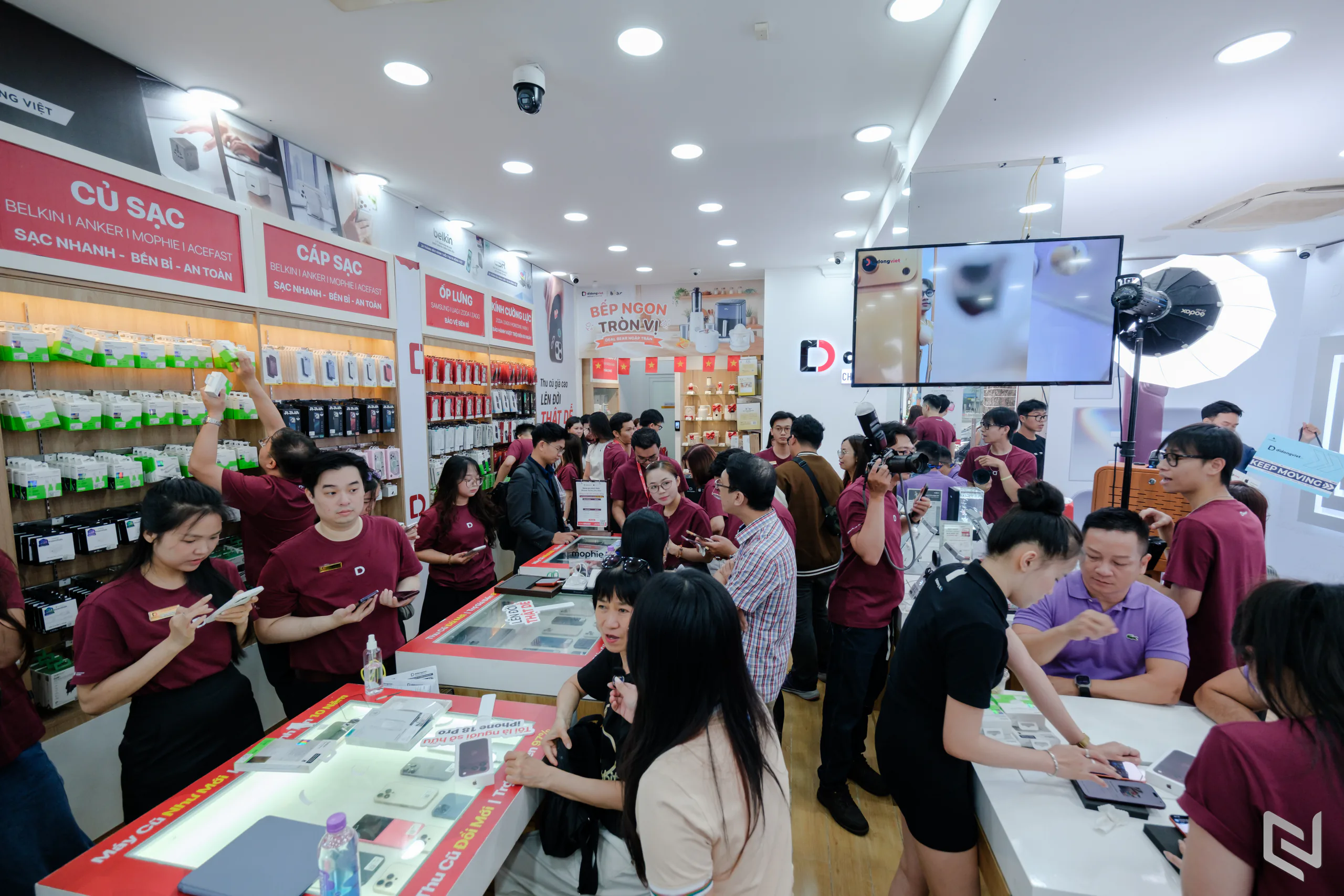 Di Động Việt mở bán iPhone 18 Pro và iPhone 18 Pro Max trên toàn quốc
