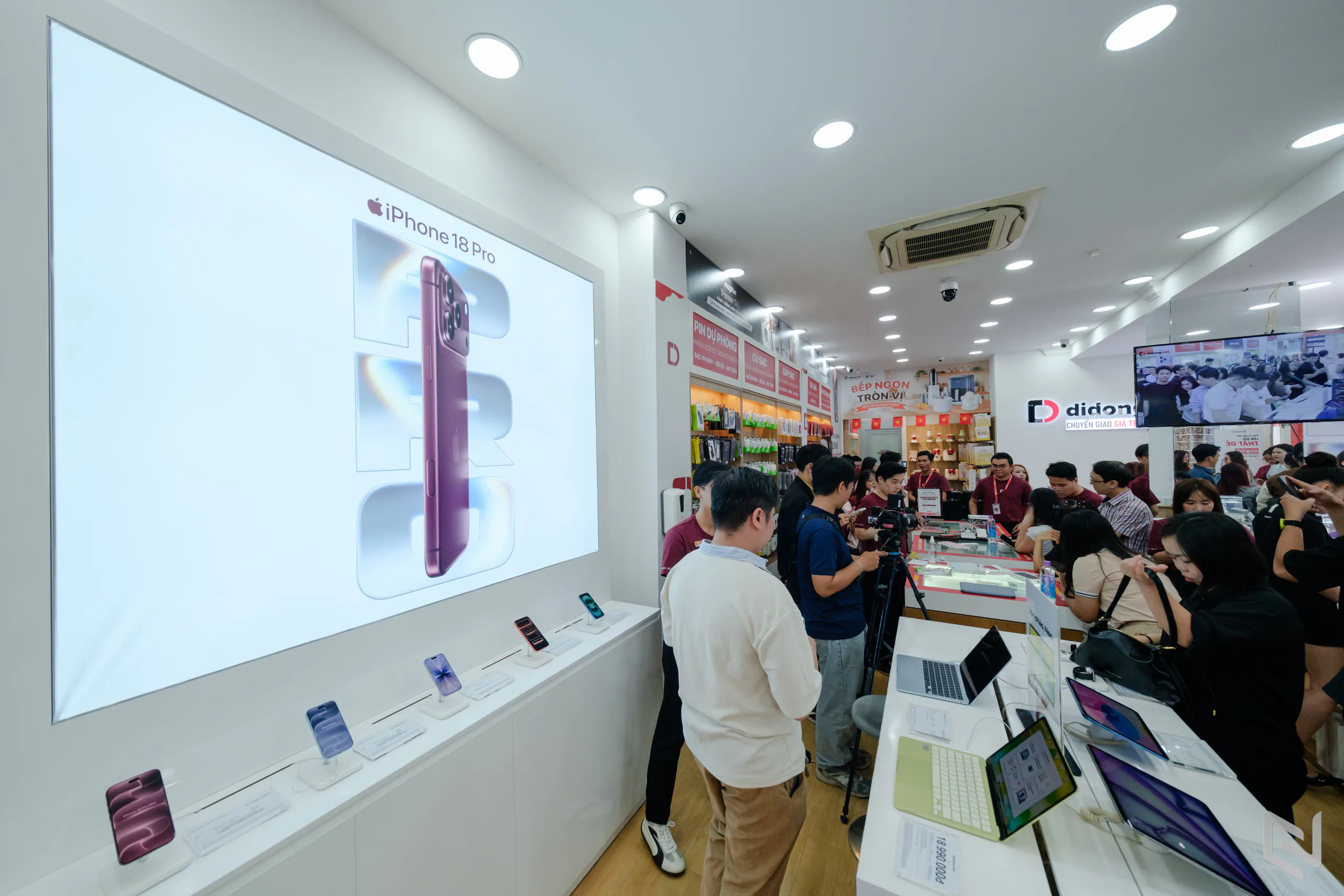 Di Động Việt mở bán iPhone 18 Pro và iPhone 18 Pro Max trên toàn quốc