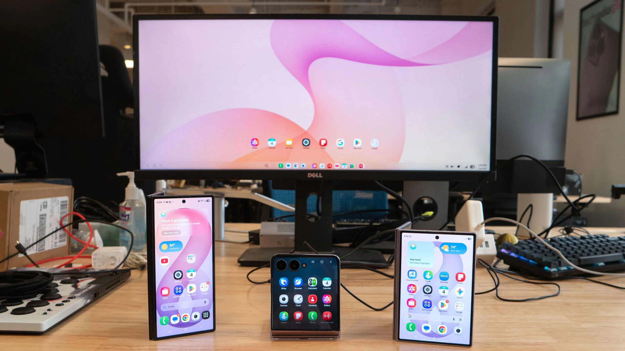 Galaxy Z Fold8 vs iPhone Duo: Gen 8 đối đầu Gen 1, khác biệt nằm ở đâu?