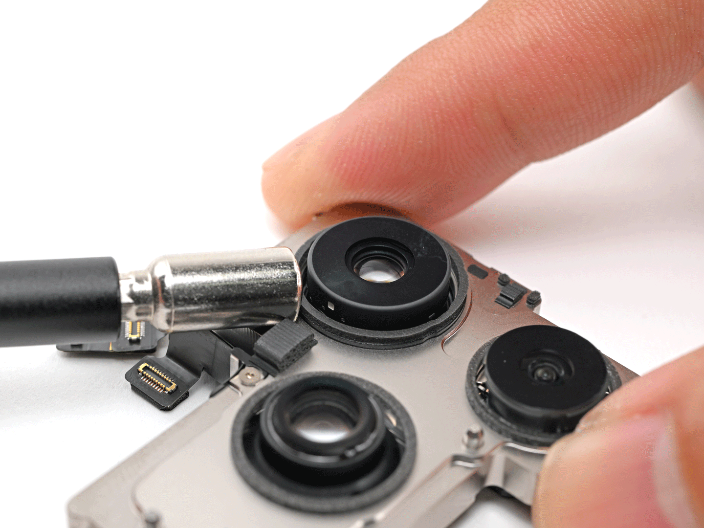 iFixit mổ xẻ iPhone 18 Pro, phát hiện vấn đề đáng lo khi sửa màn hình