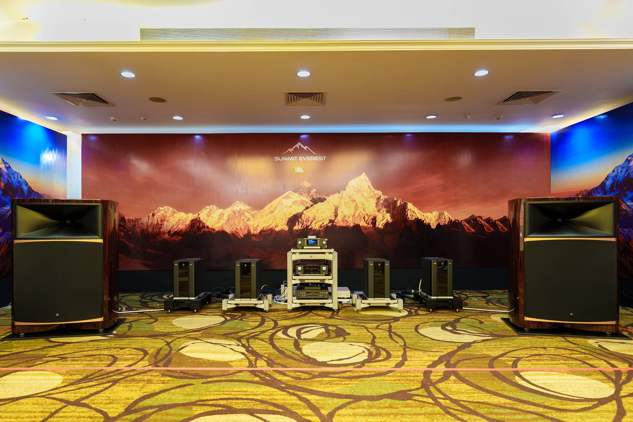 AVSHOW 26 khai mạc, quy tụ hàng trăm thương hiệu nghe nhìn tại TP.HCM