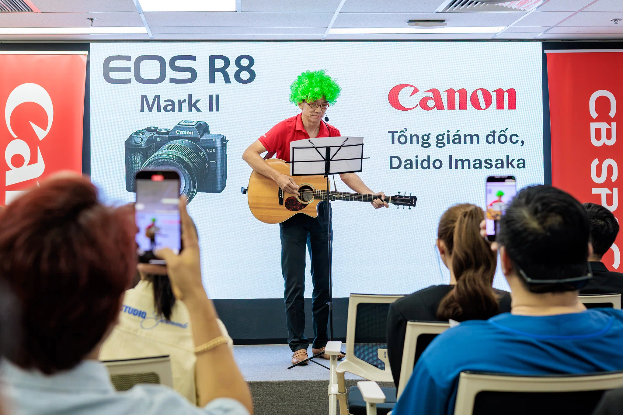 Canon EOS R8 Mark II chính thức ra mắt tại Việt Nam, bổ sung IBIS 5 trục, chụp 40 hình/giây và quay 4K 60p