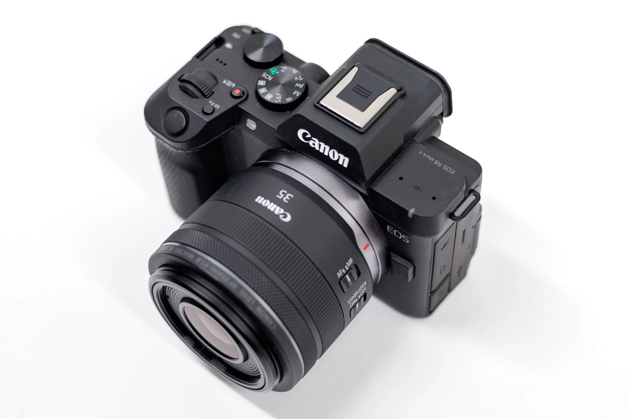 Canon EOS R8 Mark II chính thức ra mắt tại Việt Nam, bổ sung IBIS 5 trục, chụp 40 hình/giây và quay 4K 60p