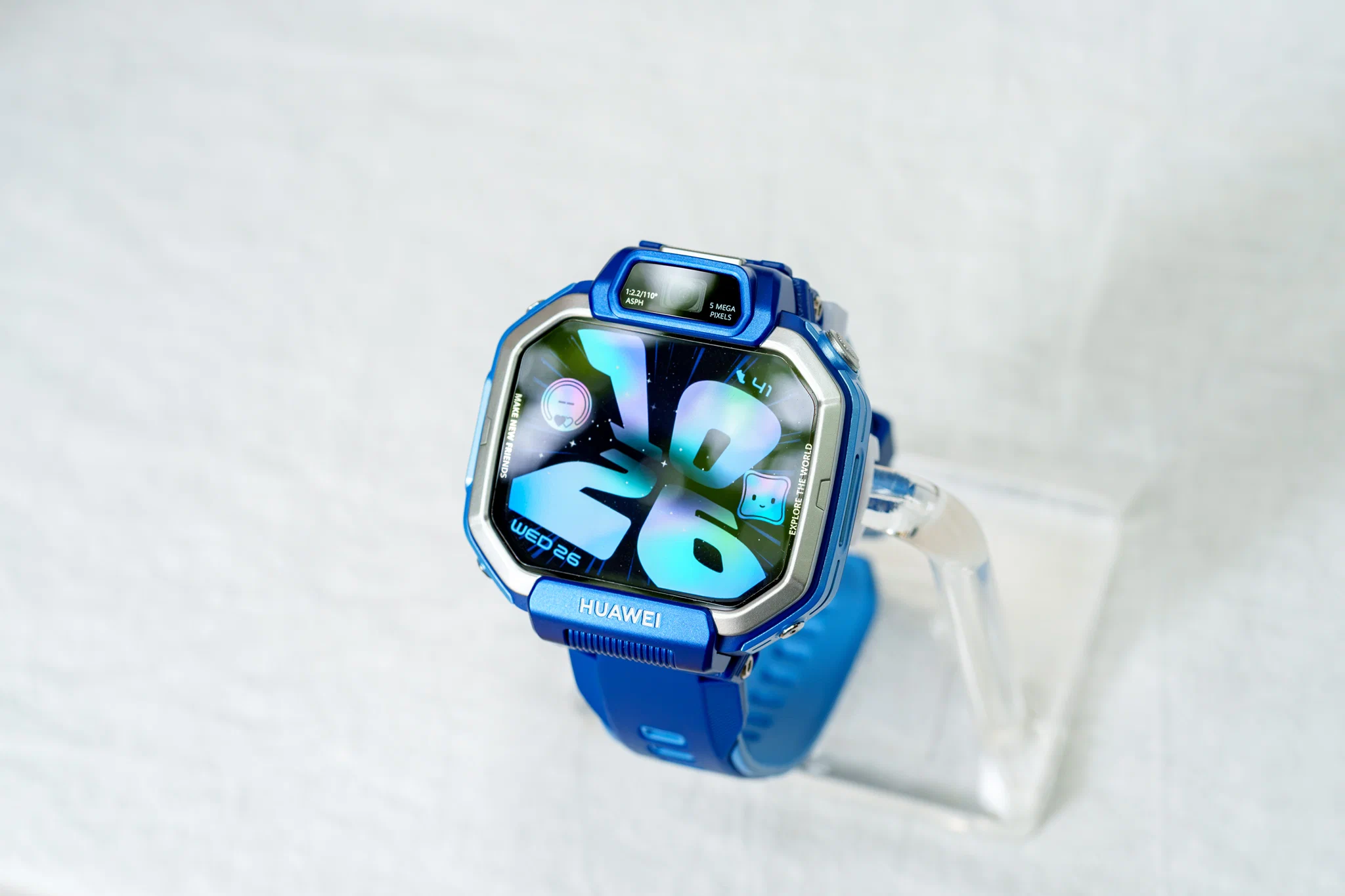 HUAWEI WATCH KIDS X1 mở bán tại Việt Nam - Thiết kế xoay 360° và loạt công cụ theo dõi, liên lạc với trẻ