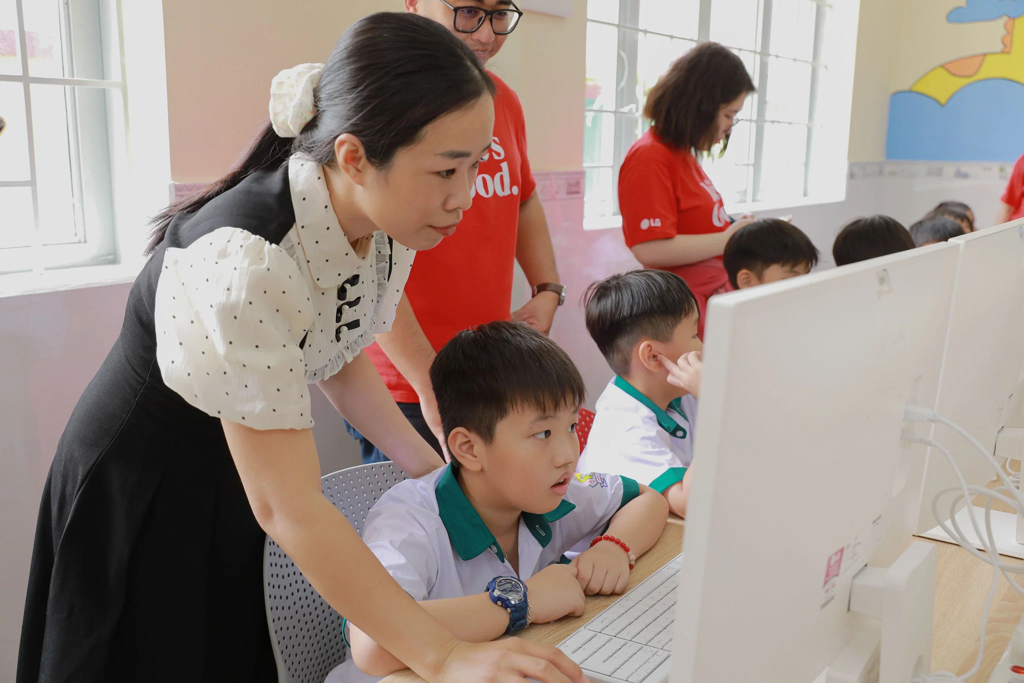 LG giới thiệu không gian “Mở lối Tương lai”, đưa công nghệ đến hơn 1,000 học sinh Đồng Nai