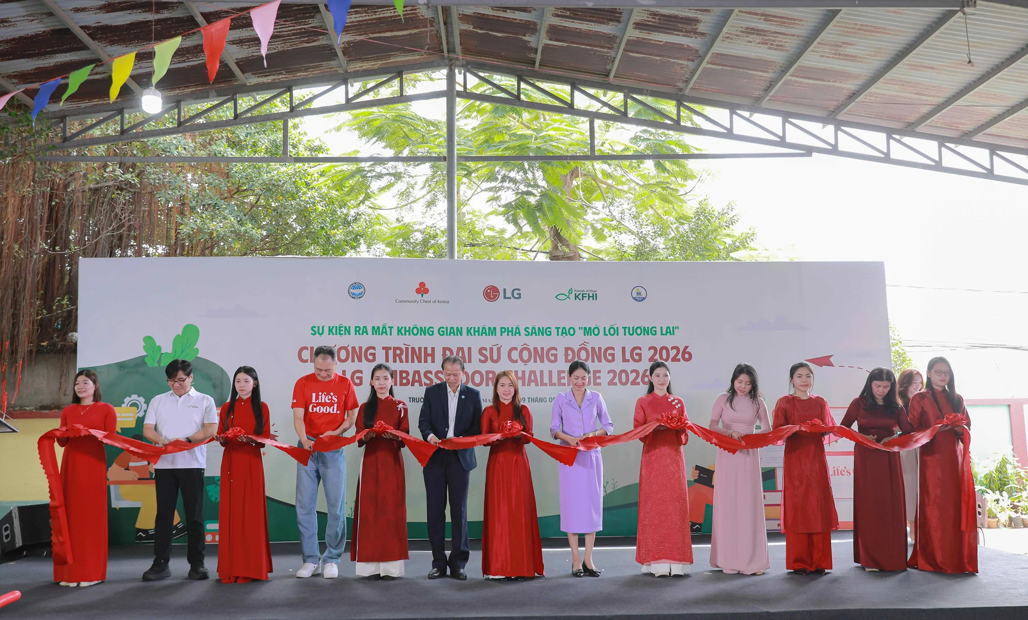 LG giới thiệu không gian “Mở lối Tương lai”, đưa công nghệ đến hơn 1,000 học sinh Đồng Nai
