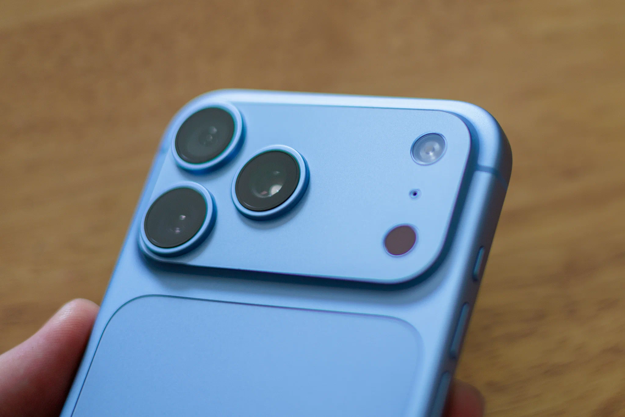 Trên tay bộ ba phụ kiện iPhone 18 Pro Max từ HD Group, từ bảo vệ đến sạc nhanh