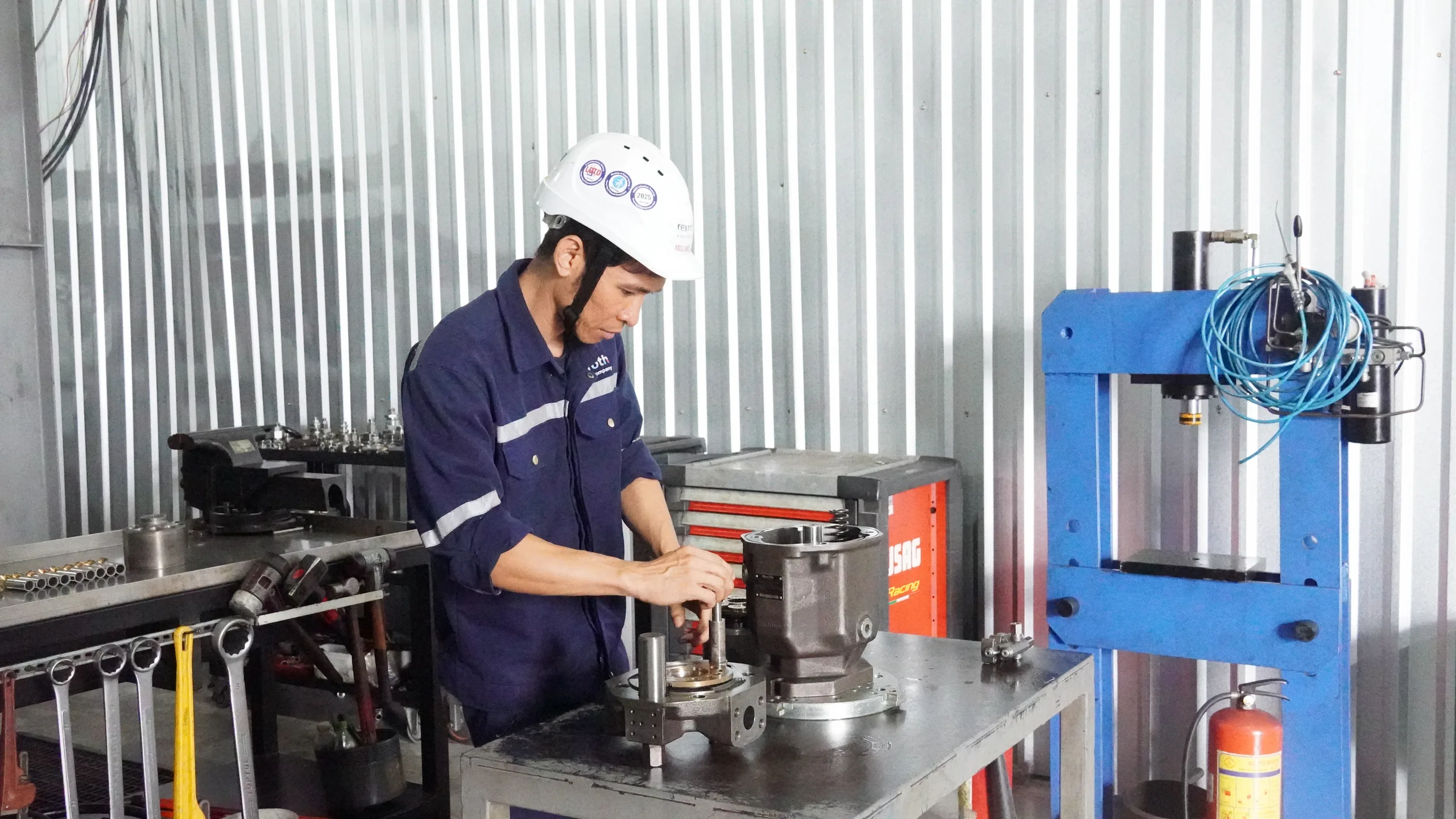 Thiết bị công nghiệp giả ngày càng tinh vi, Bosch Rexroth cảnh báo rủi ro với doanh nghiệp Việt