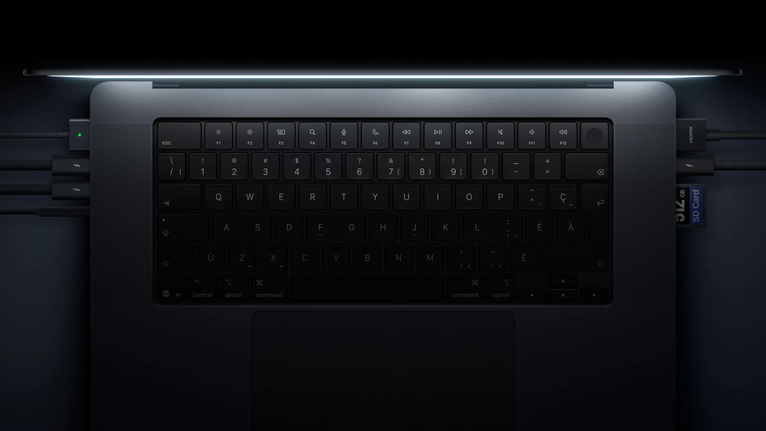 Apple MacBook Pro with PROLED XDR Display connectivity