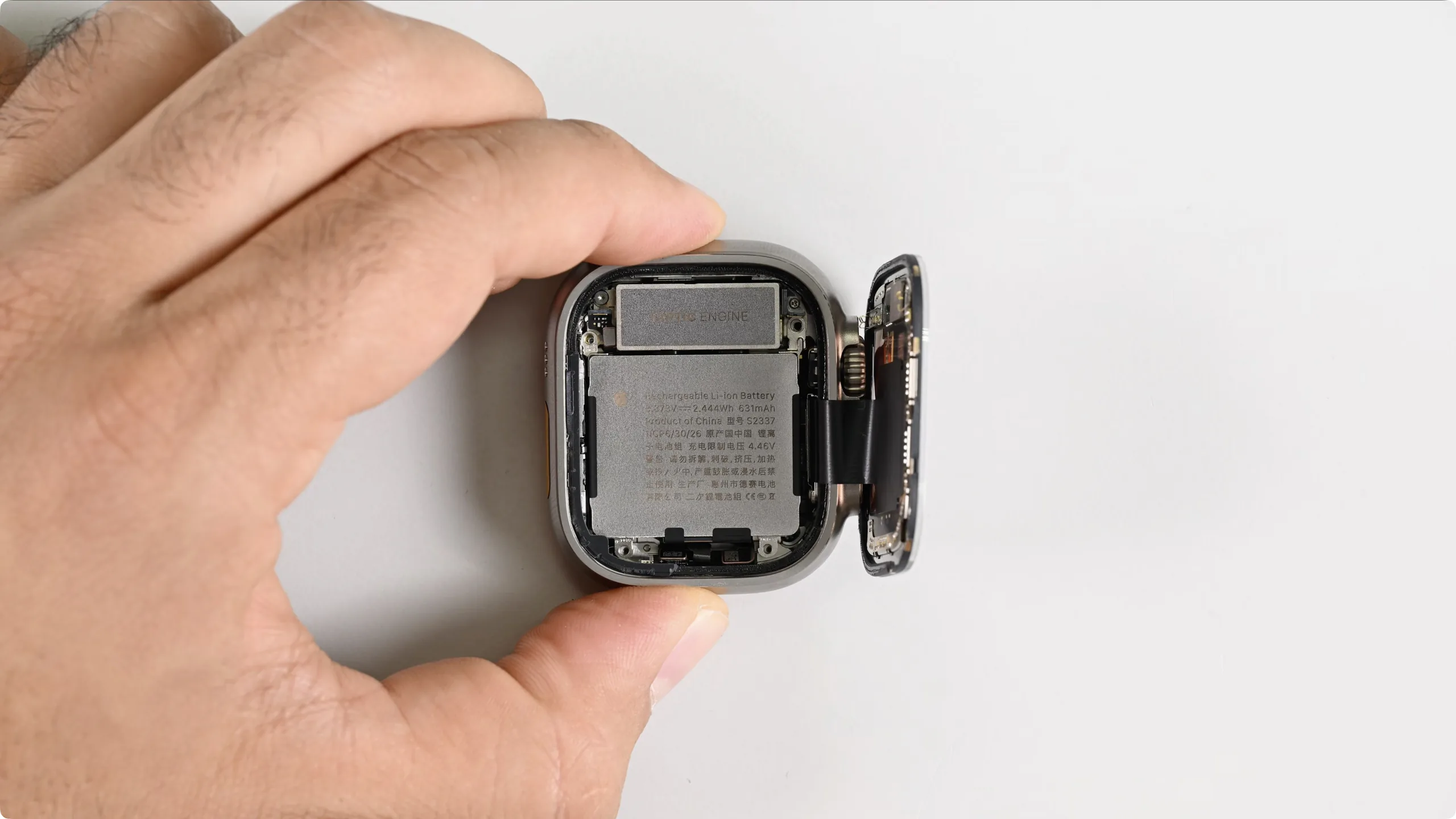 Apple Watch Series 12 Ultra 4 Teardown Inside the Changes 1 mp4 02 09 504