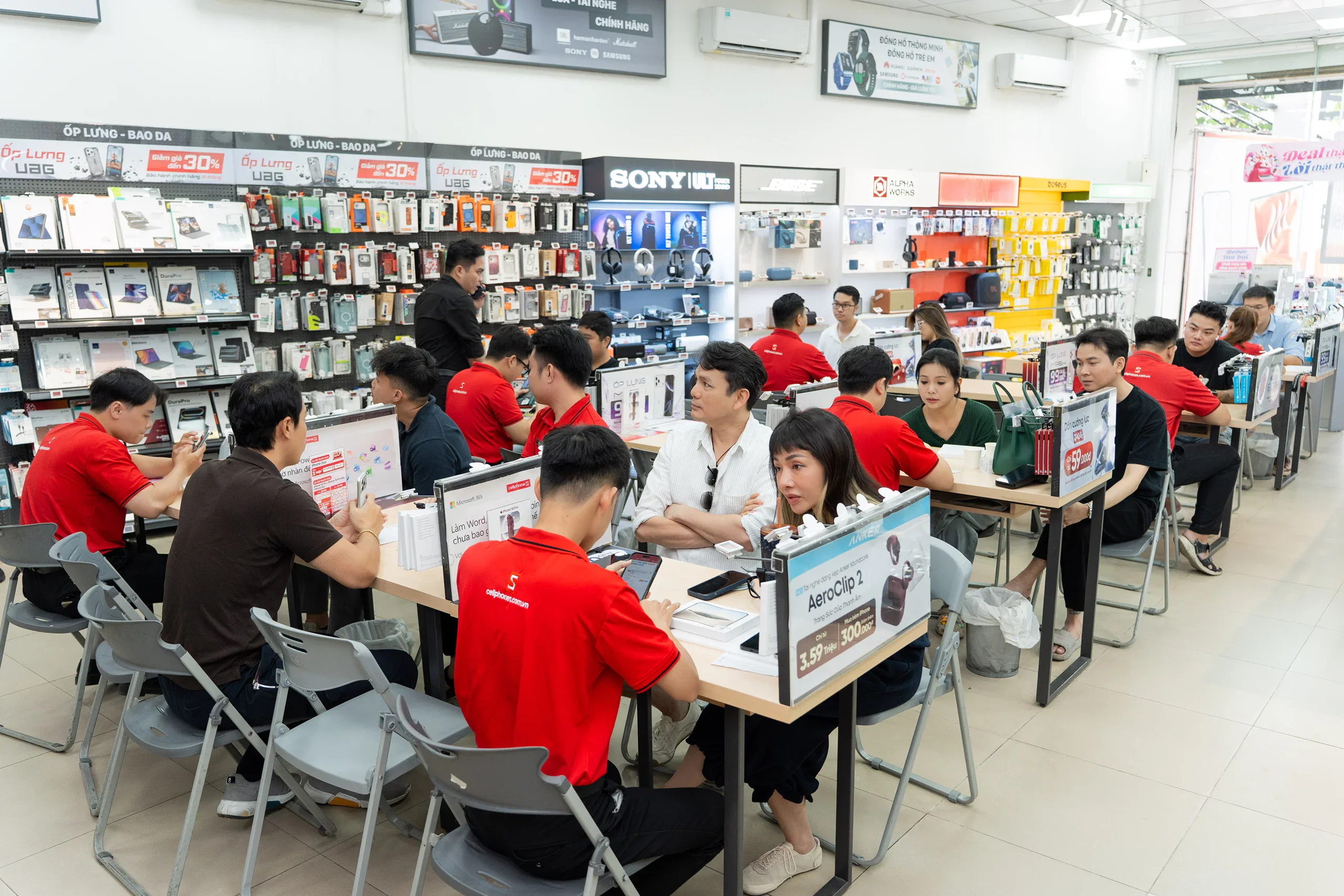 CellphoneS mở bán iPhone Duo chính hãng, ưu đãi đến 5 triệu đồng