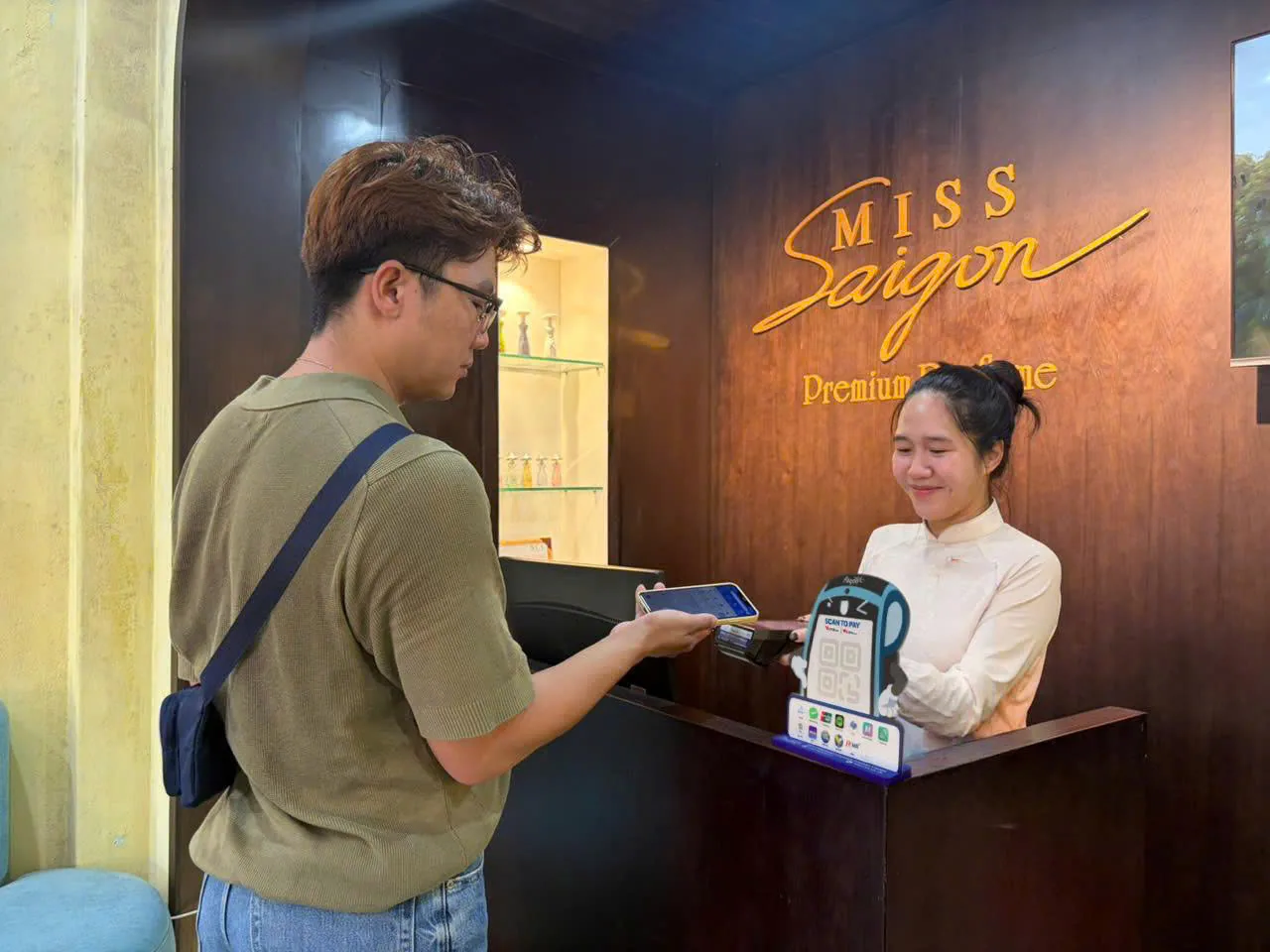 Du khách quốc tế được giảm 50% khi thanh toán VietQRGlobal tại sân bay và AEON Mall