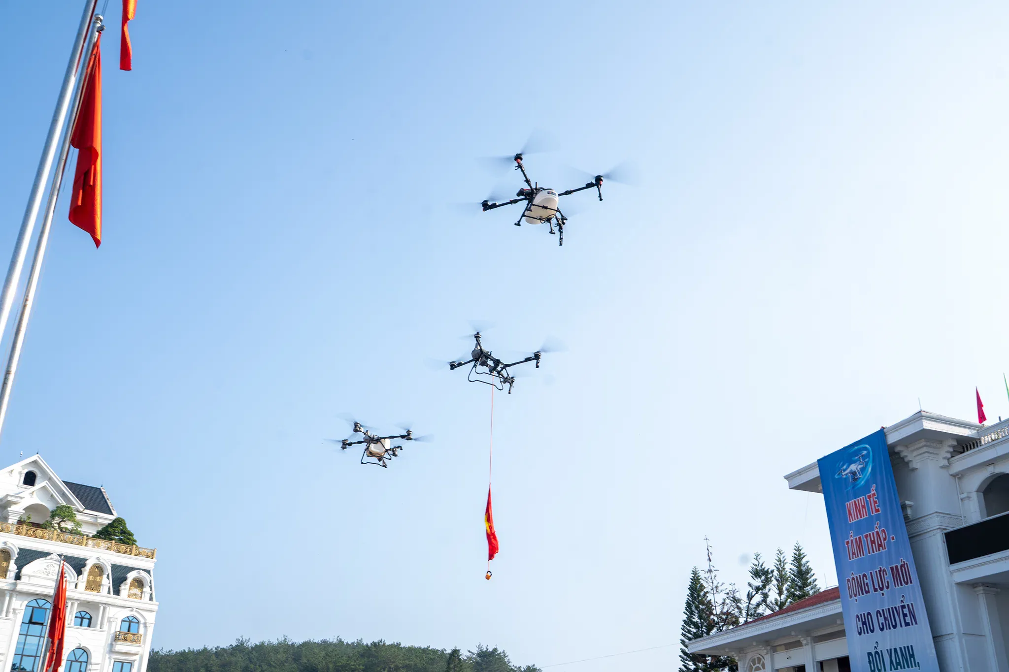 FPT Shop x UAV 03