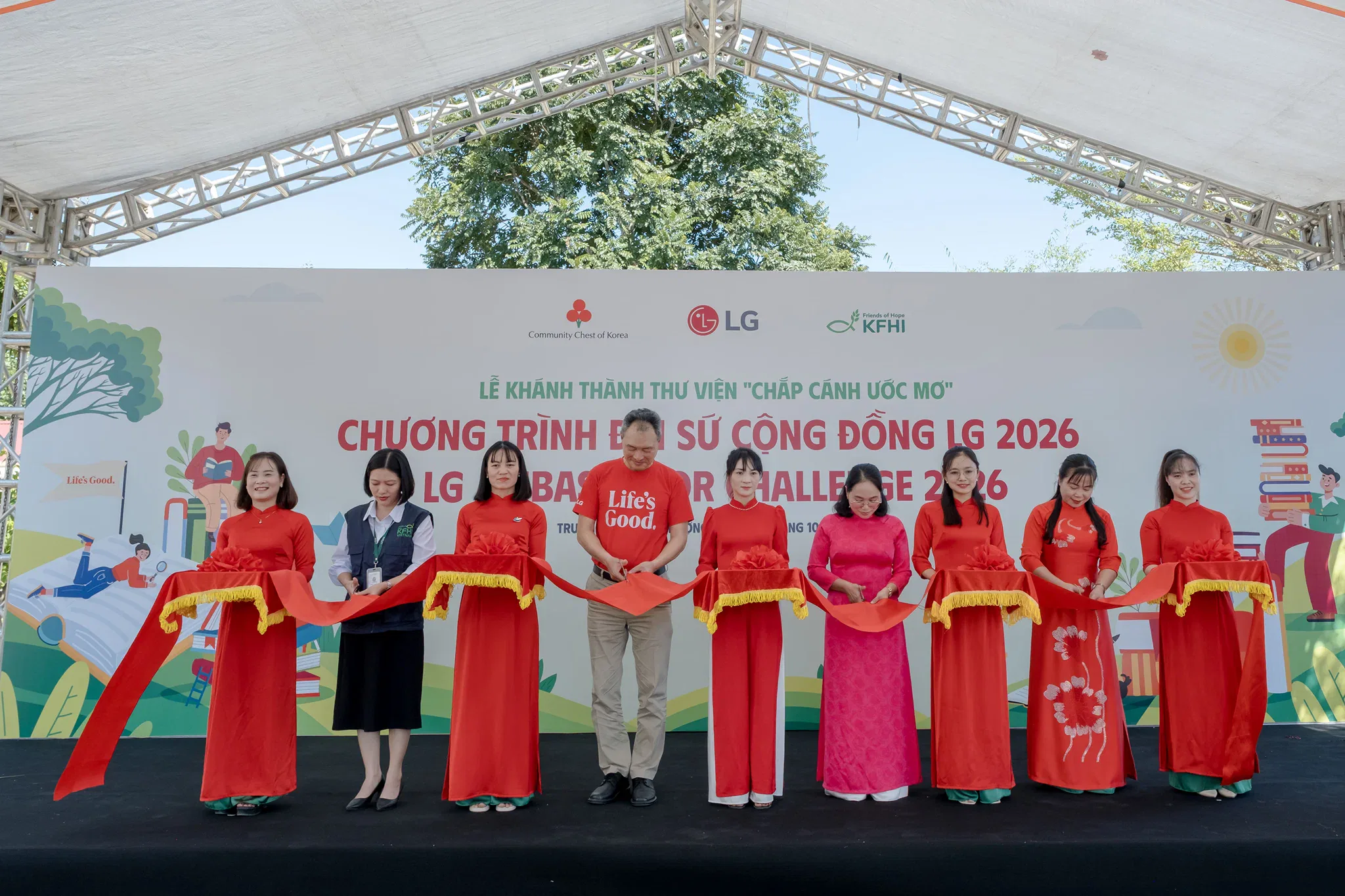 LG khánh thành thư viện “Chắp cánh Ước mơ” tại Thái Nguyên