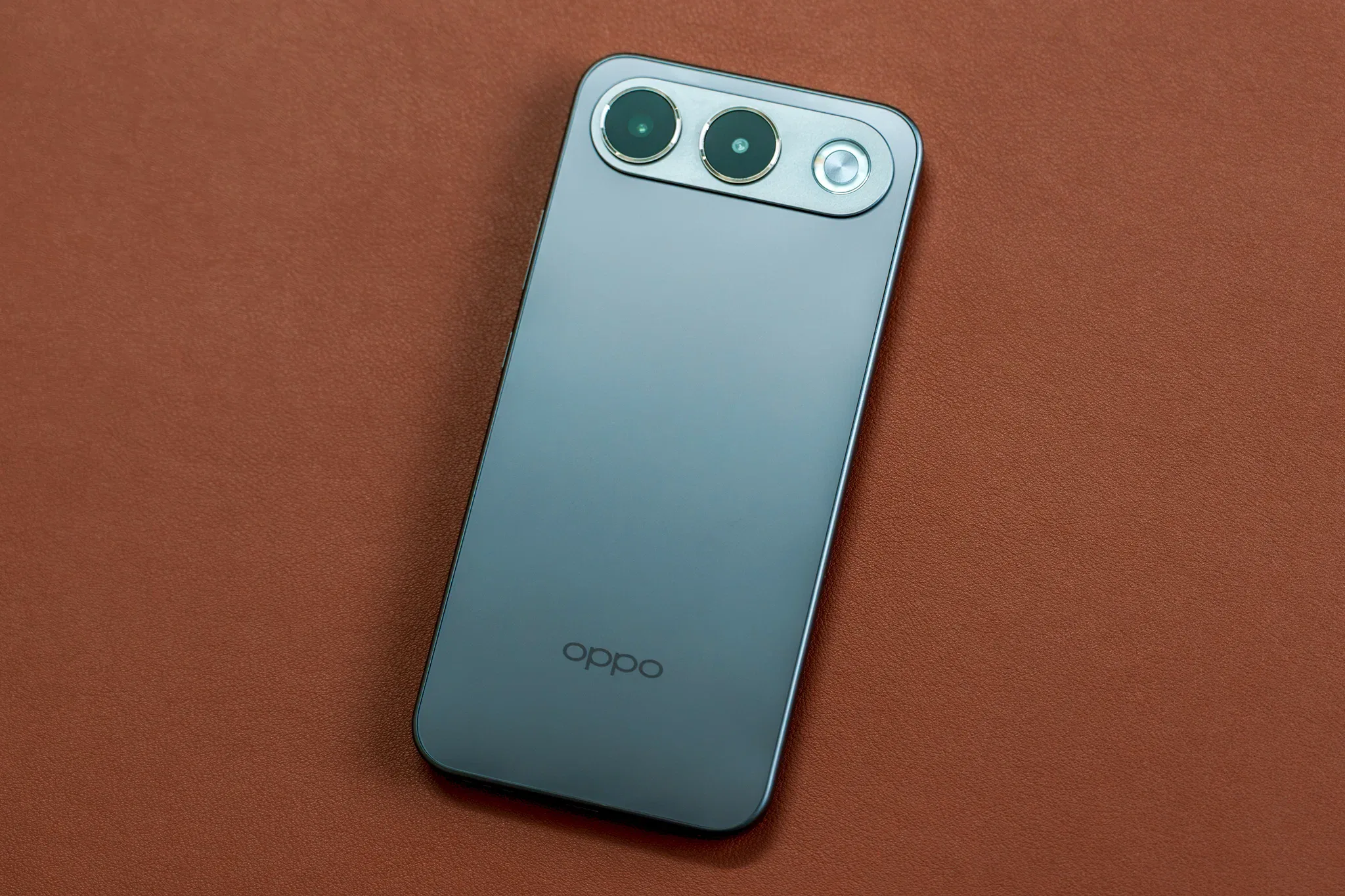 OPPO A7 Pro 5G danh gia 23