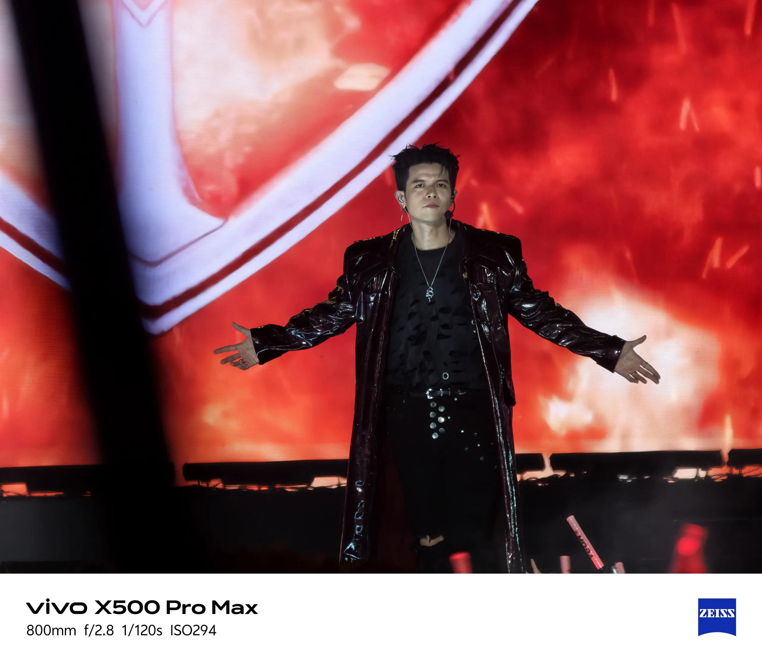 Trải nghiệm vivo X500 Series tại concert Anh Trai Vượt Ngàn Chông Gai 2026